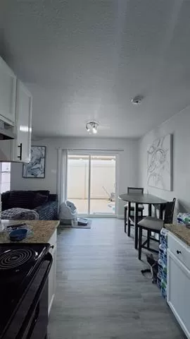 Photo #3: 21250493 Listing