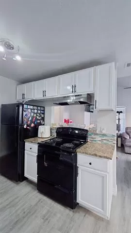 Photo #4: 21250493 Listing