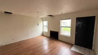 Photo #5: 21251117 Listing 