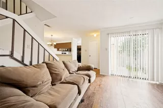 Photo #5: 21251277 Listing