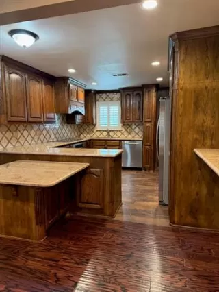 Photo #3: 21251424 Listing