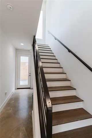 Photo #2: 21252686 Listing 