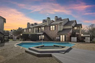 Photo #2: 21252774 Listing 