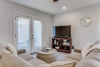 Photo #3: 21252799 Listing 