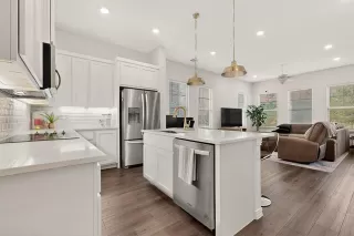Photo #3: 21253224 Listing