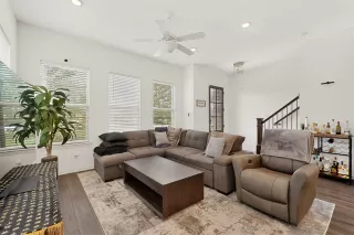 Photo #6: 21253224 Listing