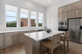 Photo #6: 21253548 Listing