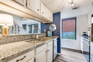 Photo #6: 21253632 Listing 