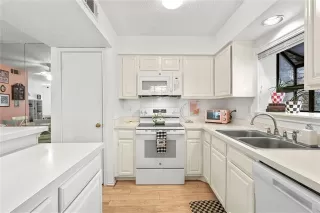 Photo #5: 21253920 Listing 