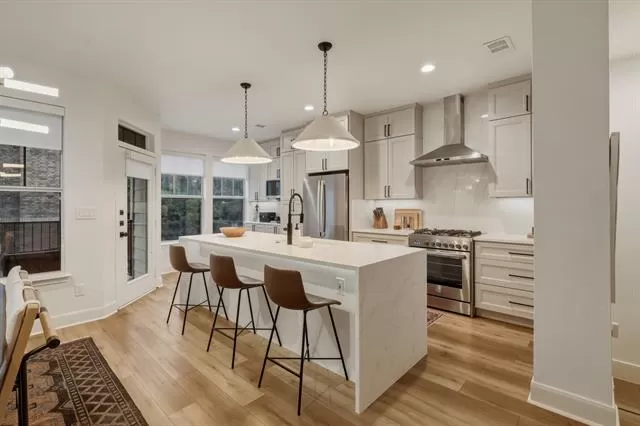 MLS: 21254931 Condo For Sale