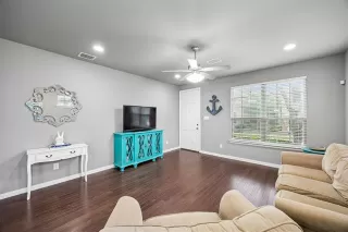 Photo #5: 21255052 Listing 