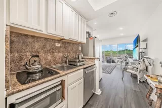 Photo #6: 21255075 Listing 