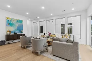 Photo #4: 21255284 Listing 