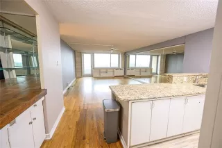 Photo #2: 21255749 Listing