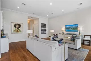 Photo #4: 21255813 Listing 