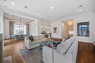 Photo #5: 21255813 Listing 