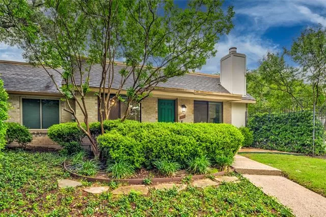 MLS: 21255897 Condo For Sale