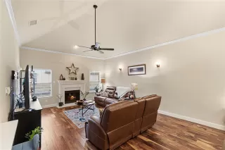 Photo #5: 21256153 Listing 