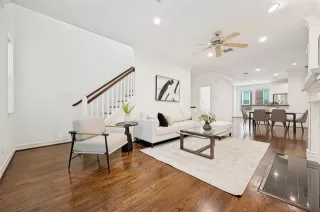 Photo #2: 21256291 Listing 
