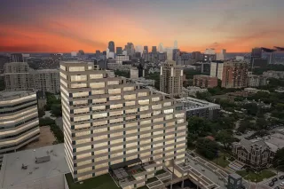 More Details about MLS # 21256700 : 3111 WELBORN STREET #1703