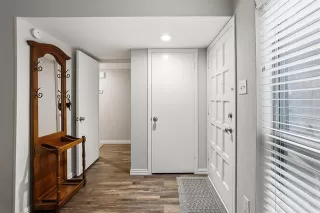 Photo #2: 21256832 Listing 