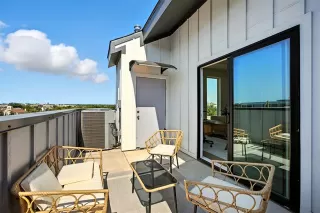 Photo #5: 21256942 Listing 