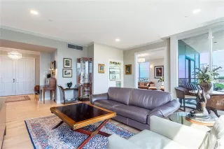 Photo #5: 21257000 Listing