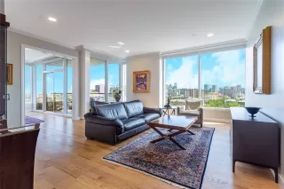 Photo #6: 21257000 Listing