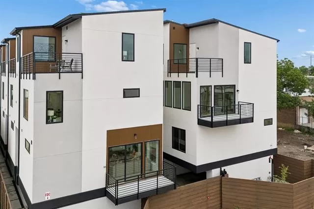 MLS: 21257161 Condo For Sale