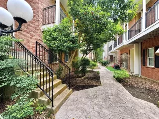 Photo #2: 21257197 Listing 