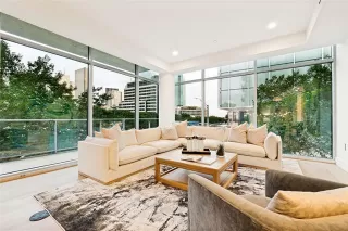 More Details about MLS # 21258970 : 2025 WOODALL RODGERS FREEWAY #23