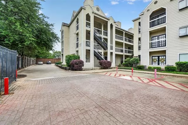 MLS: 21258973 Condo For Sale