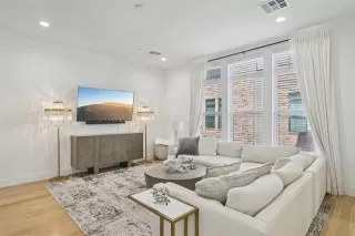 Photo #3: 21259238 Listing 