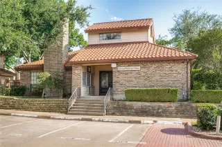 Photo #2: 21259504 Listing