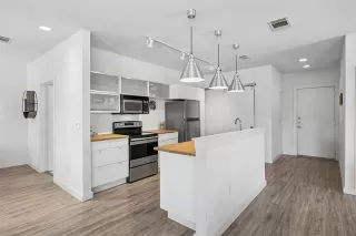Photo #4: 21259775 Listing 
