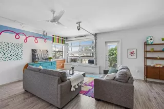 Photo #6: 21259775 Listing 
