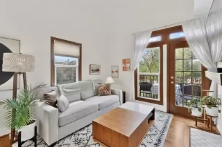 Photo #4: 21260064 Listing 