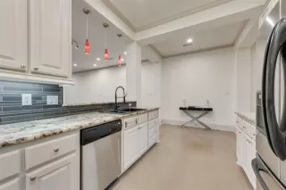 Photo #5: 21260091 Listing 