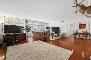 Photo #5: 21260110 Listing 
