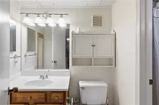 Photo #4: 21260704 Listing 