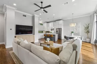 Photo #5: 21261297 Listing 