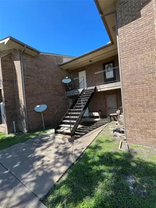 Photo #2: 21261487 Listing