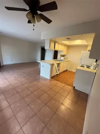 Photo #6: 21261487 Listing