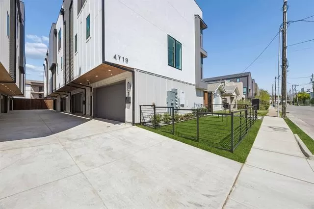 MLS: 21262090 Condo For Sale