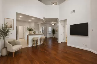 Photo #6: 21262478 Listing