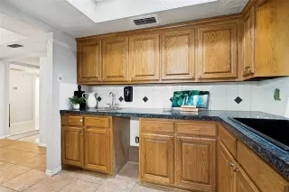 Photo #6: 21262567 Listing 