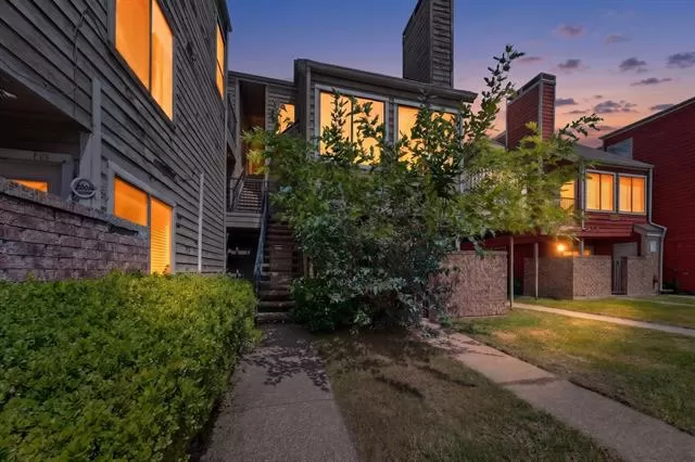 MLS: 21262879 Condo For Sale