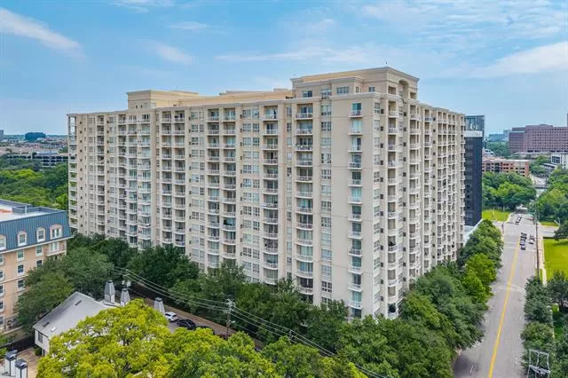 MLS: 21262936 Condo For Sale