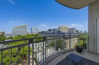 Photo #4: 21262936 Listing