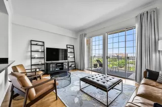 Photo #5: 21262936 Listing